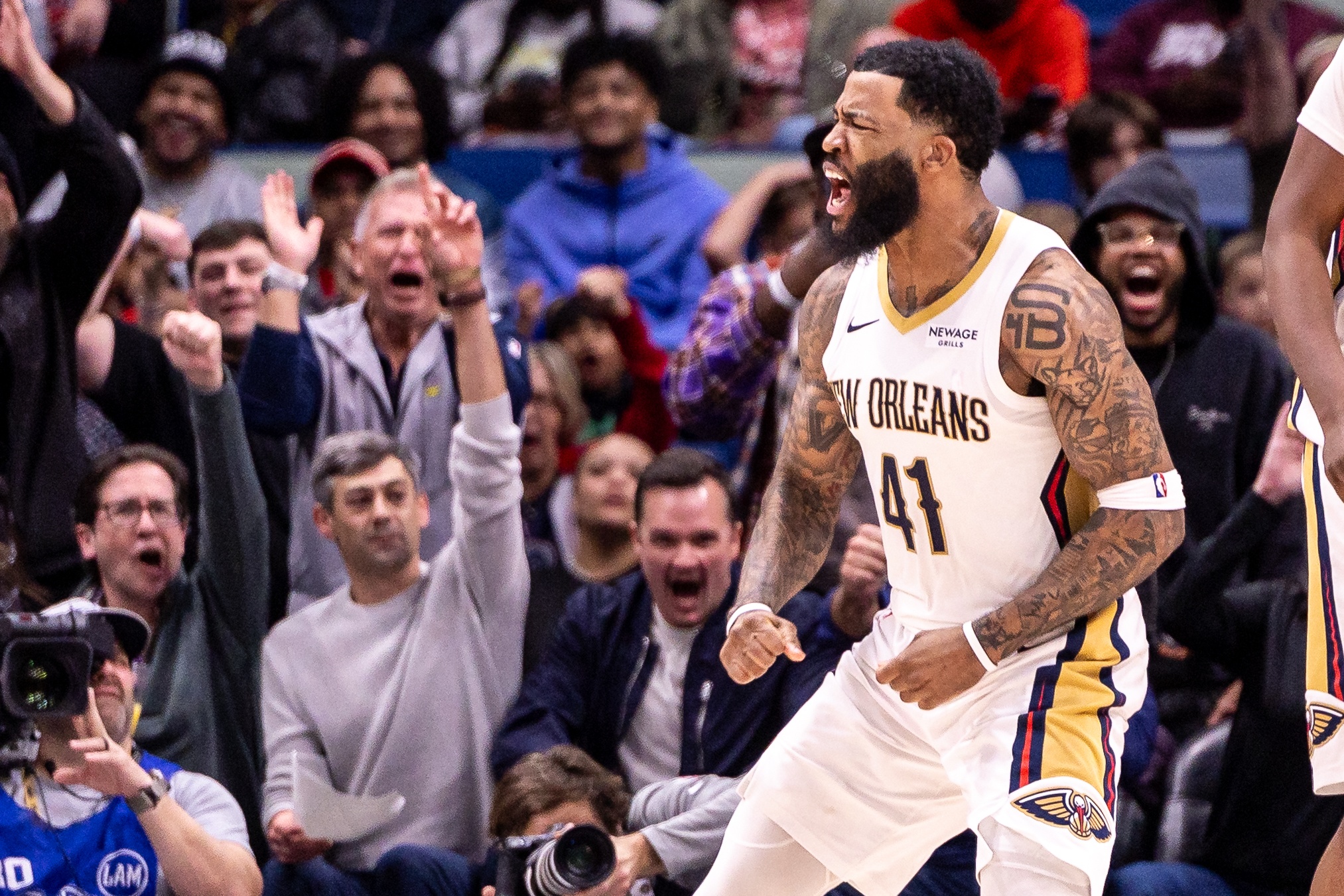 开云体育在线登入-今天强无敌！萨迪克·贝20中13&amp;三分9中6 砍下36+4+4&amp;全场零失误